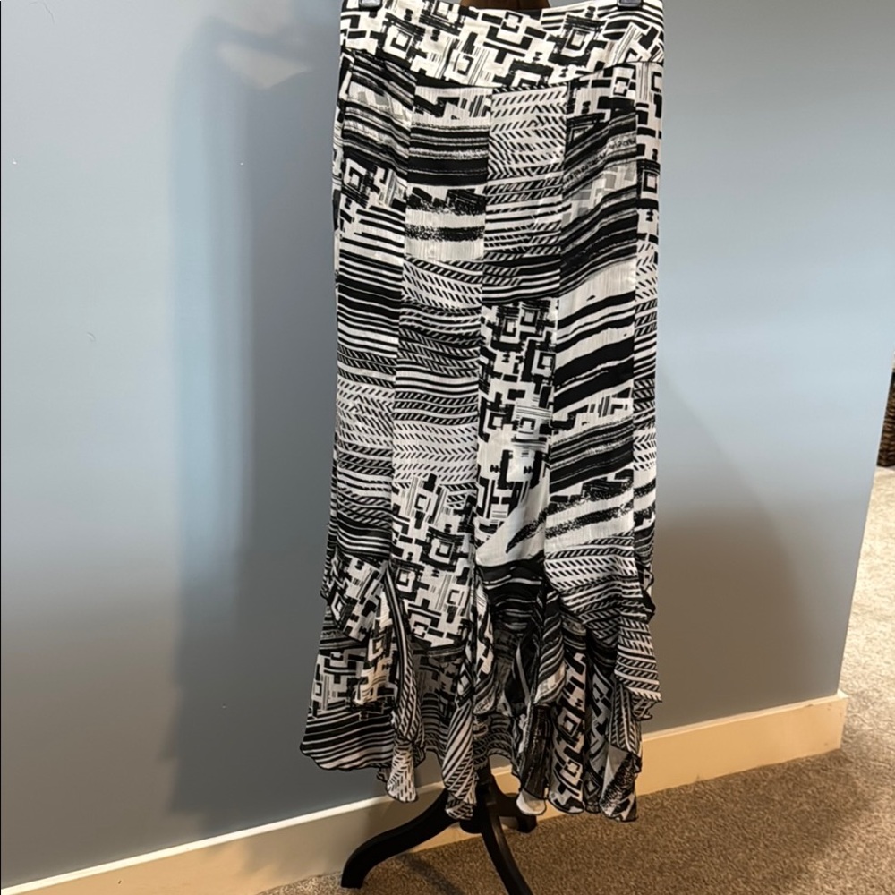 Chico’s Black and White Patterned Women's Skirt